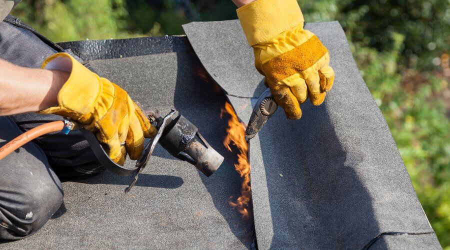 Professional gutter cleaning in Creston, IA